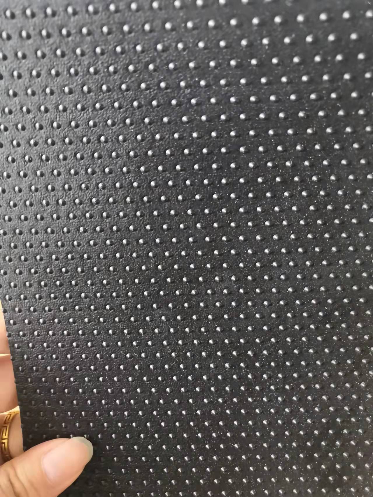 Текстурированная геомембрана HDPE для свалок