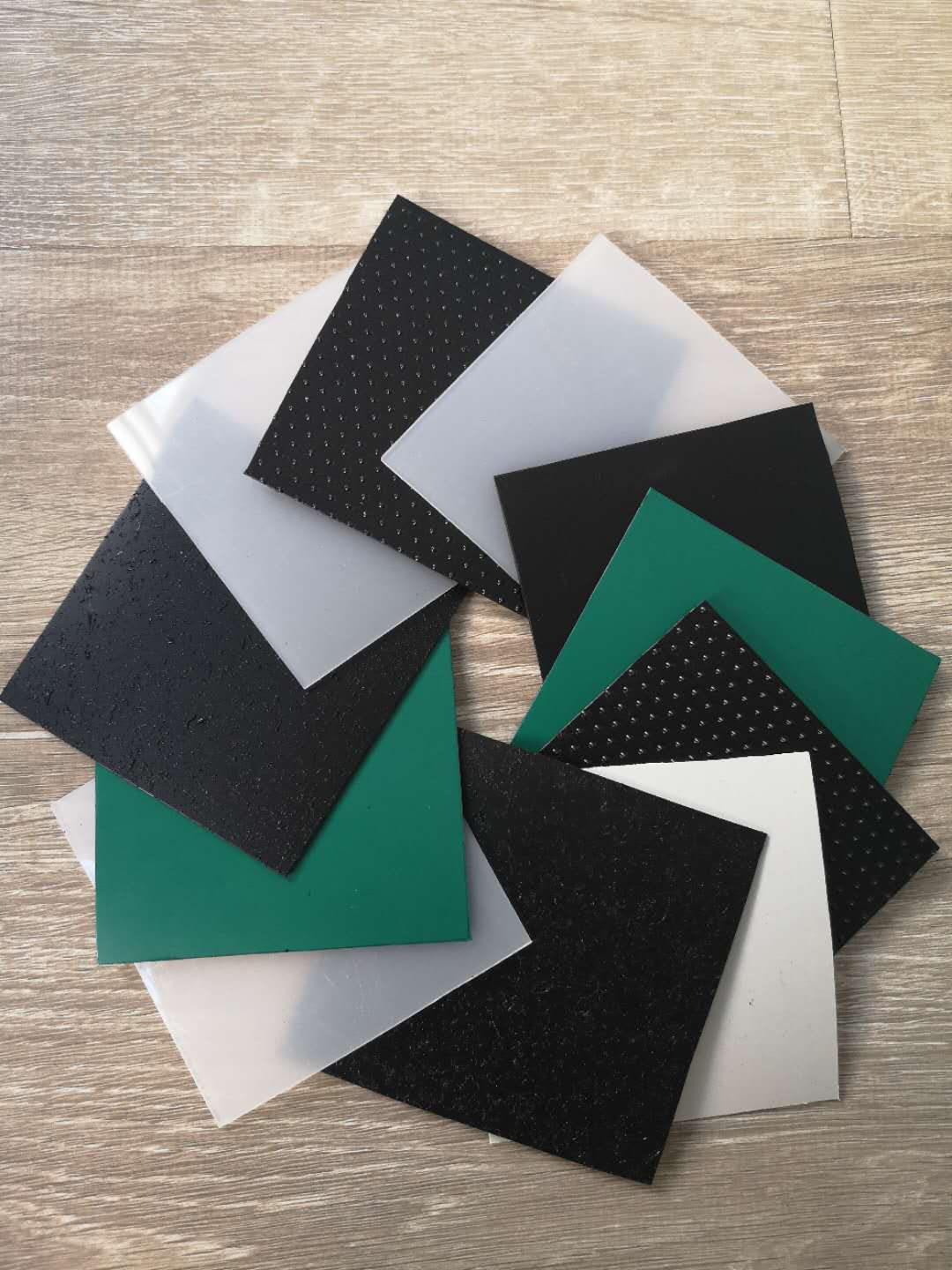 Гладкая геомембрана