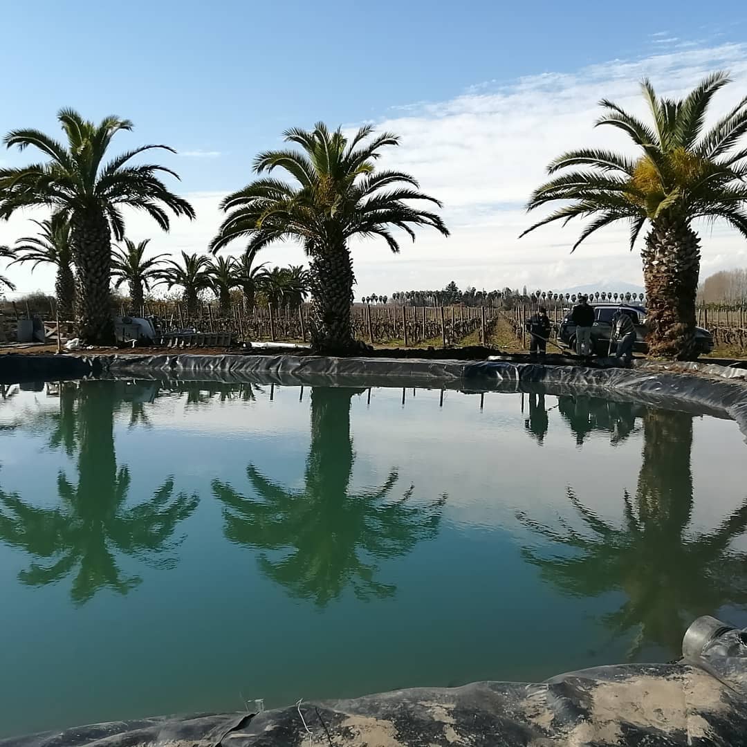 Цена на непроницаемую геомембранную облицовку