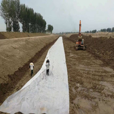 غشاء أرضي مركب