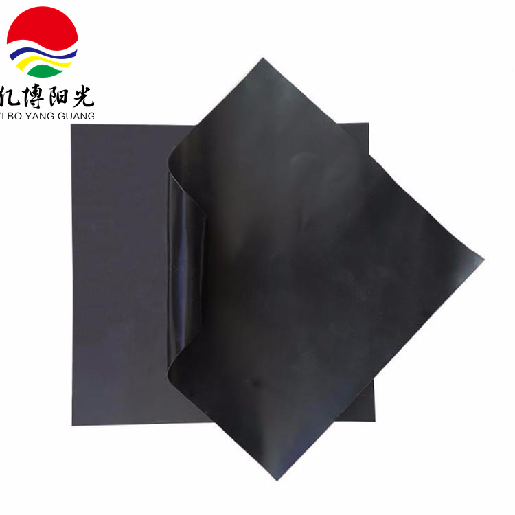 مرونة الغشاء الأرضي LLDPE