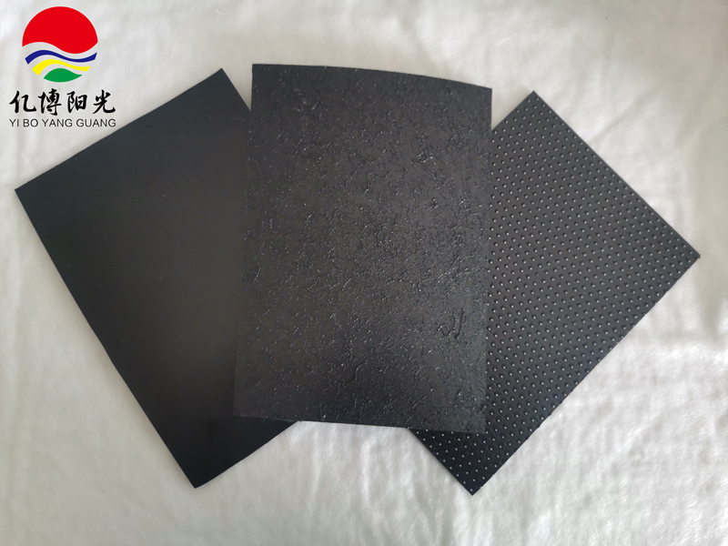 Geomembran Bertekstur HDPE