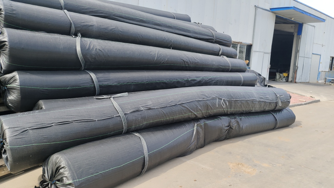 Chức năng, đặc điểm và ứng dụng của lưới thoát nước tổng hợp