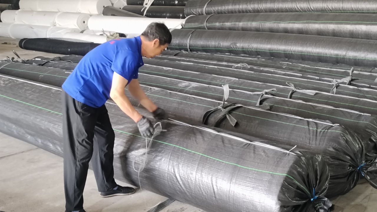 Jaring Drainase Komposit: Terbuat dari?