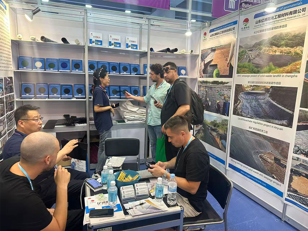 Pemasok Geomembran & Geotekstil: Mitra Tepercaya Anda di Canton Fair Pemasok Geomembran & Geotekstil: Mitra Tepercaya Anda di Canton Fair