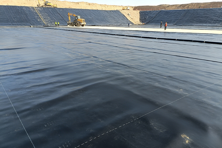 الأغشية الجيولوجية