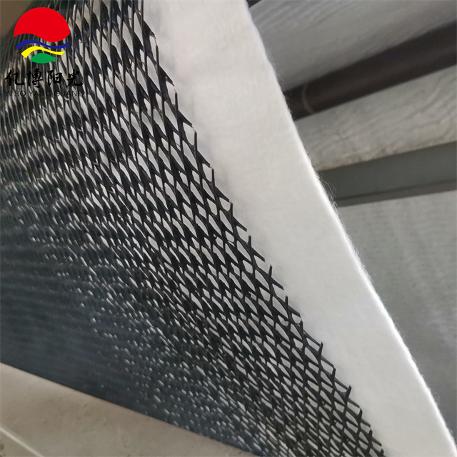 Jaring Saliran Geokomposit Permukaan Putih